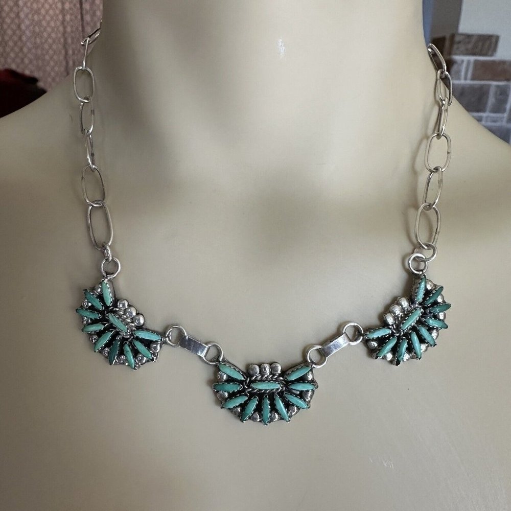 Elegant Silver and Turquoise Necklace